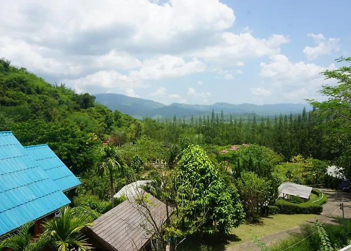 Baan Nuen Kao At Suan Phueng