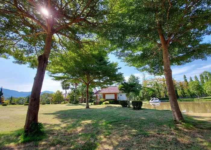 Tanaosri & Creekside Resort