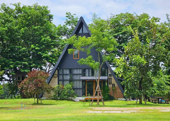 Kaitoon'S River House