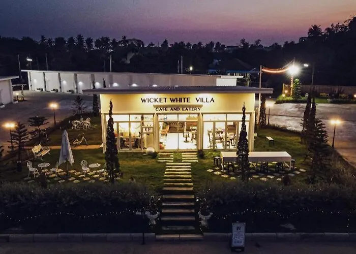 Wicket White Villa