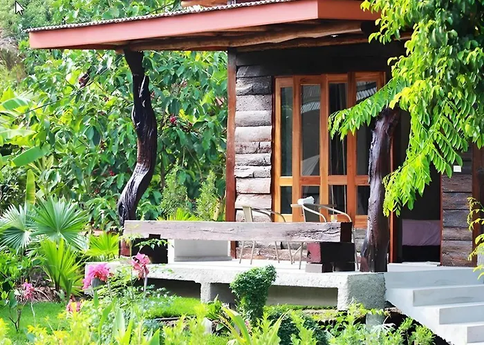 Banmaihom Resort Amphawa