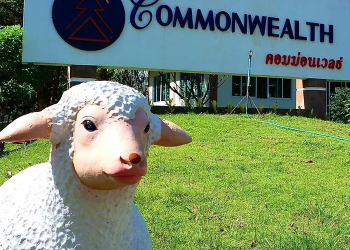 โรงแรมคอมม่อนเวลธ์ Commonwealth Hotel&Resort