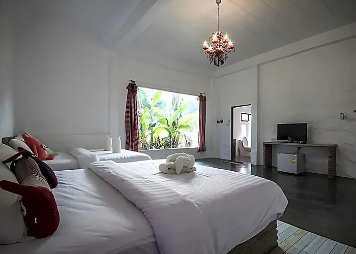 Monoko Porploen Resort Suanphung