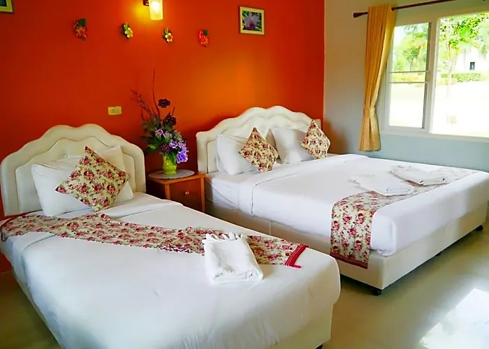 Tanaosri & Creekside Resort