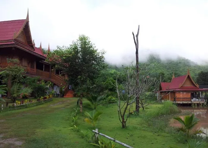 Lom Rak Resort
