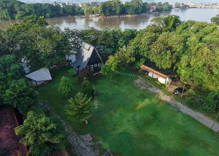 Kaitoon'S River House