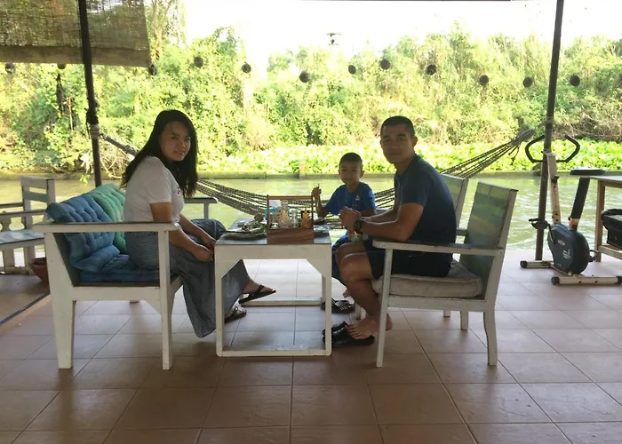 Baan Thai Damnoen Canal House